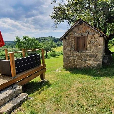 Gîte Les Hauts de Villemaloux Dontreix Extérieur photo