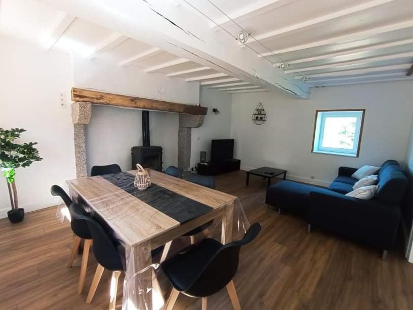 Gîte Les Hauts de Villemaloux Dontreix Extérieur photo