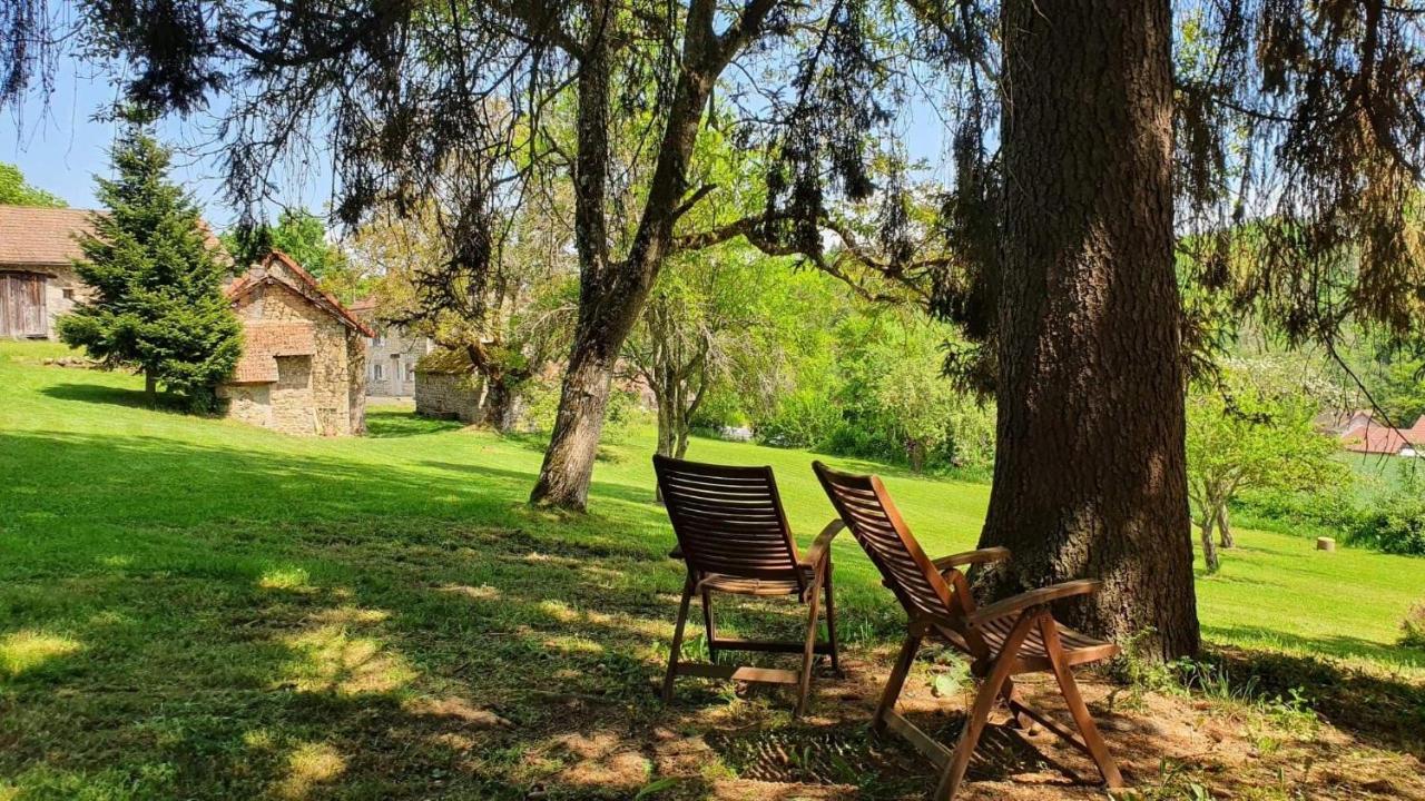 Gîte Les Hauts de Villemaloux Dontreix Extérieur photo