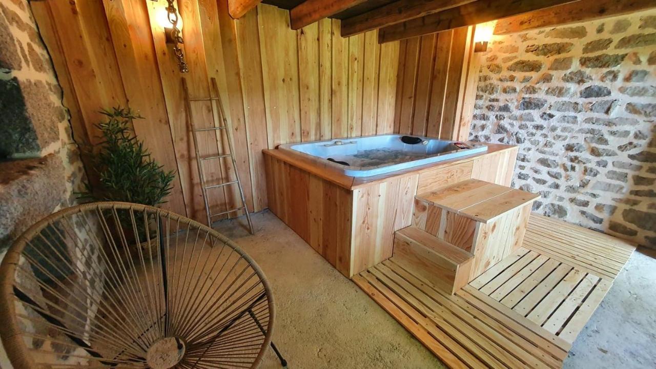 Gîte Les Hauts de Villemaloux Dontreix Extérieur photo